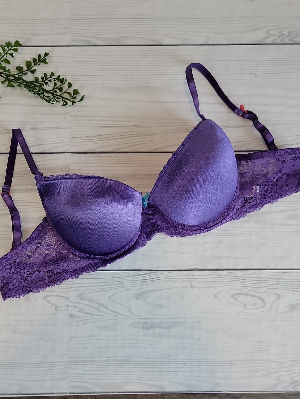 Wonderbra Purple Lace Underwire Push-Up Bra Womens Size 36C